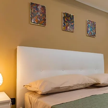 Relax - Casa A 2 Passi Dal Centro Con Free Parking E Wifi Lägenhet Reggio Emilia