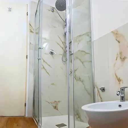 Relax - Casa A 2 Passi Dal Centro Con Free Parking E Wifi Apartment